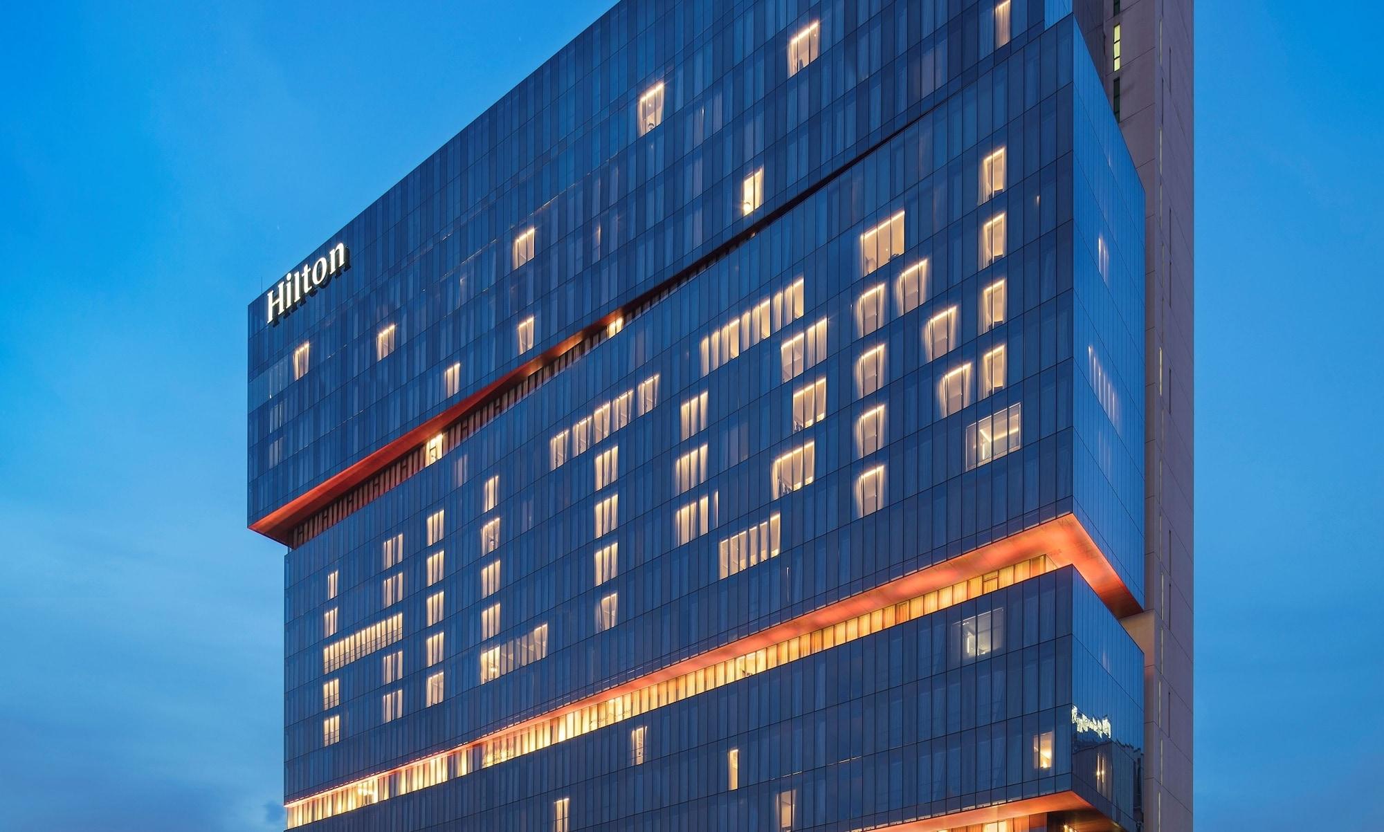 Hilton Guangzhou Tianhe - Free Shuttle Bus And Registration Counter Available During Canton Fair Period Екстериор снимка Hilton Chengdu