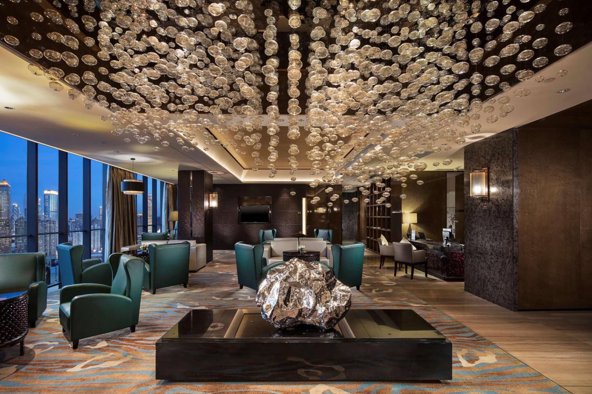 Hilton Guangzhou Tianhe - Free Shuttle Bus And Registration Counter Available During Canton Fair Period Екстериор снимка The Club Lounge at the Westin Seoul