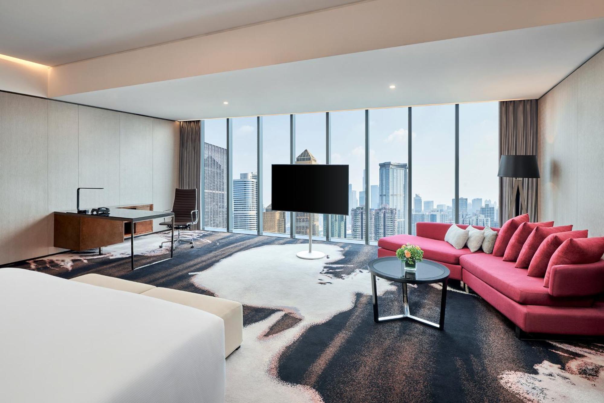 Hilton Guangzhou Tianhe - Free Shuttle Bus And Registration Counter Available During Canton Fair Period Екстериор снимка A suite at the hotel