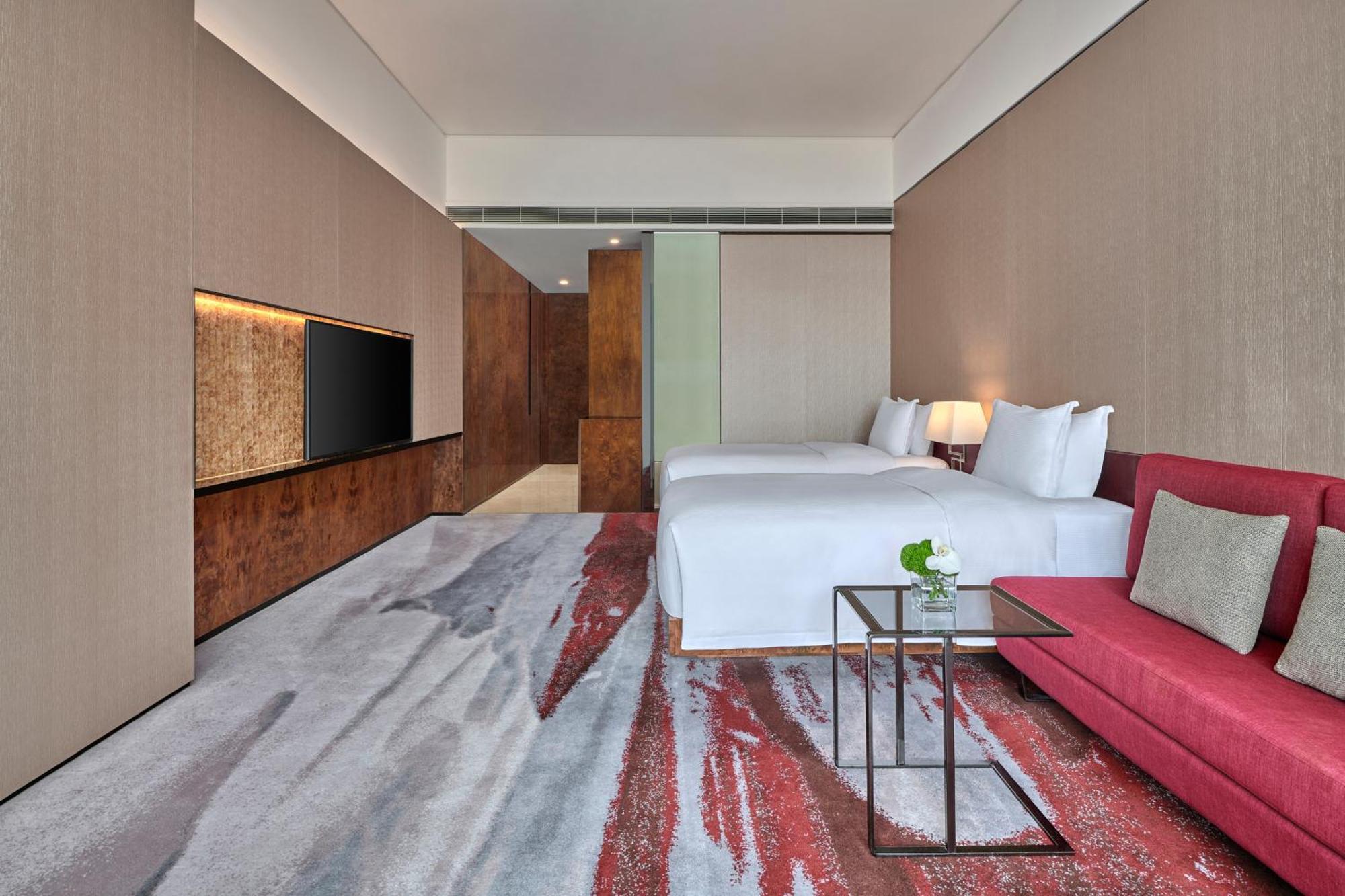 Hilton Guangzhou Tianhe - Free Shuttle Bus And Registration Counter Available During Canton Fair Period Екстериор снимка