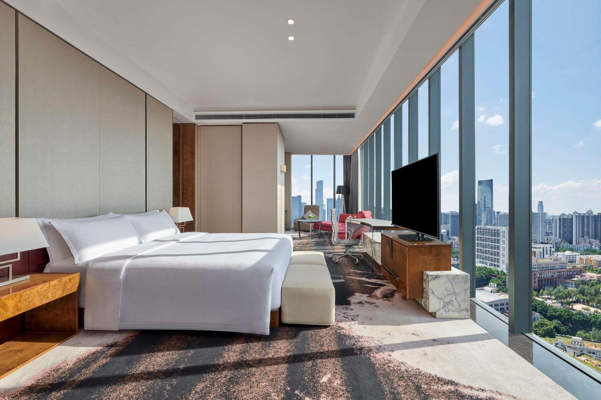 Hilton Guangzhou Tianhe - Free Shuttle Bus And Registration Counter Available During Canton Fair Period Екстериор снимка